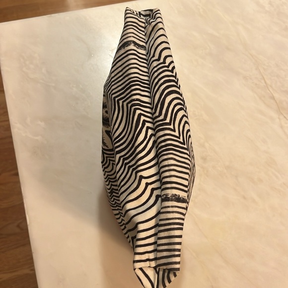 Samudra Palm Tree Clutch - Picture 6 of 11